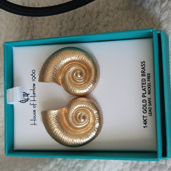 NWT House Of Harlow 1960 14kt Gold Plated Brass Seashell / Snail Shell Earrings - Picture 2 of 9